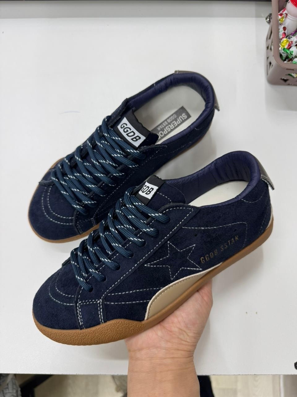 golden goose кроссовки super-star коричневый,golden goose кеды super-star с эффектом потертости коричневый,golden goose кеды superstar со вставками коричневый,коричневые кроссовки ball star golden goo