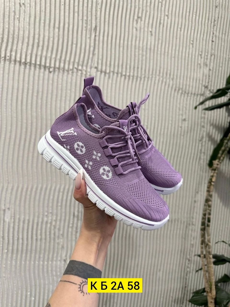 ,женские кроссовки,женская ,обуви,спортивная