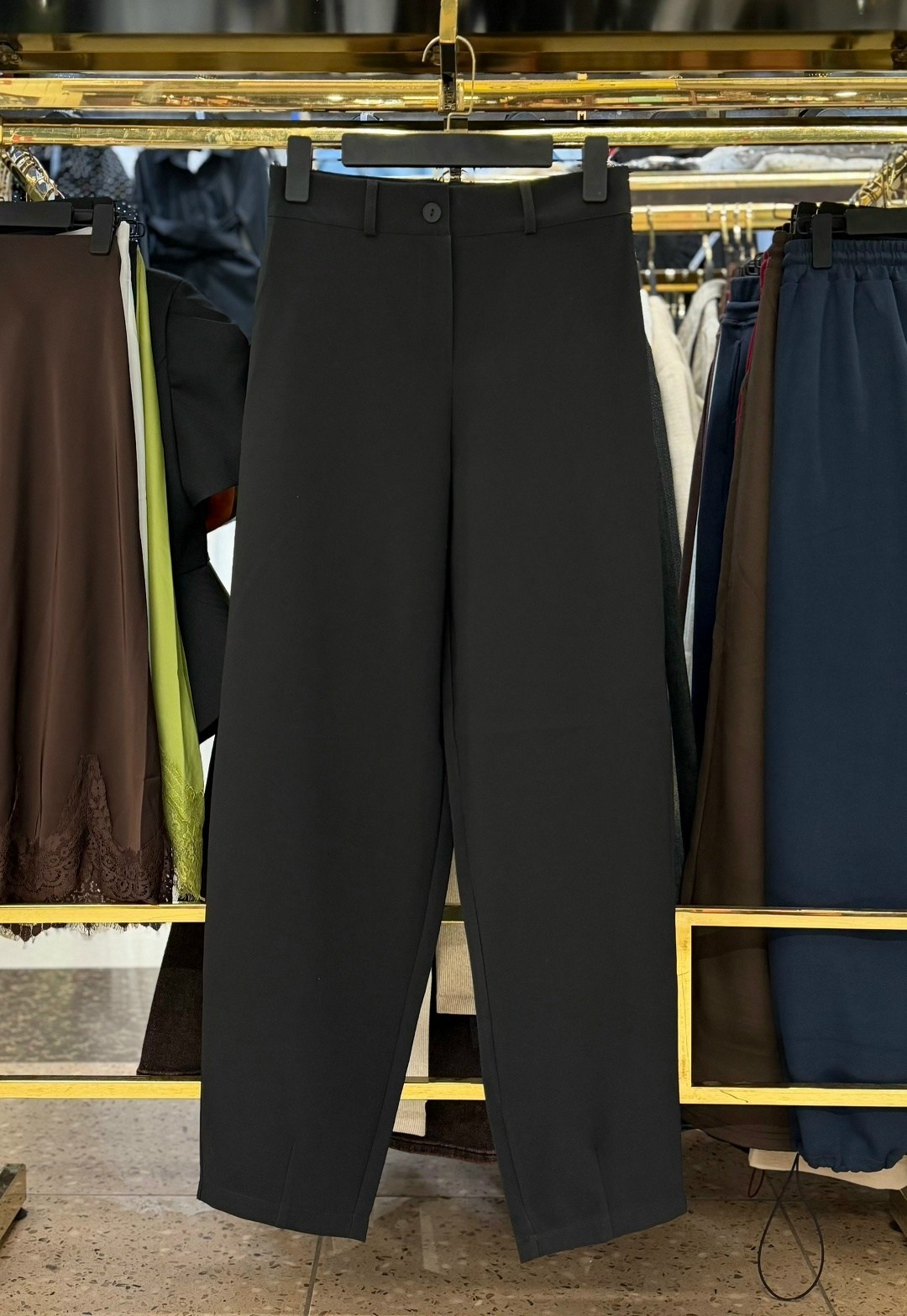 брюки классические,прямые брюки,повседневные брюки,брюки модные,широкие брюки