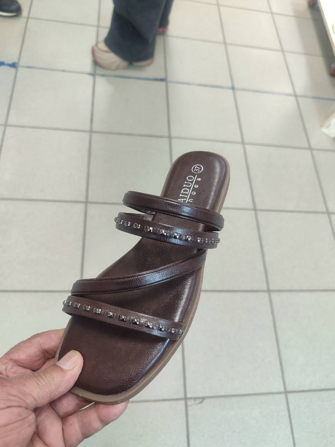 ,женские шлепанцы,сандалии модные,женская ,сандали