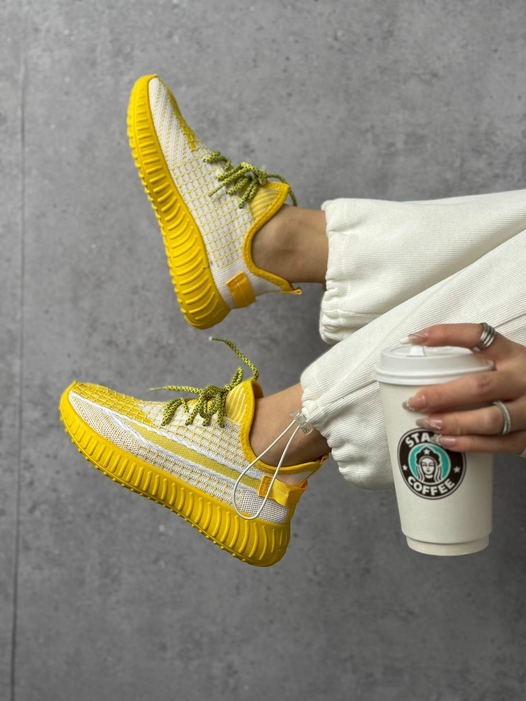 кроссовки adidas yeezy boost 350,adidas yeezy boost 350 желтые,adidas yeezy boost 350 v2 желтые,кроссовки женскиe,adidas yeezy boost 350 v2 yellow