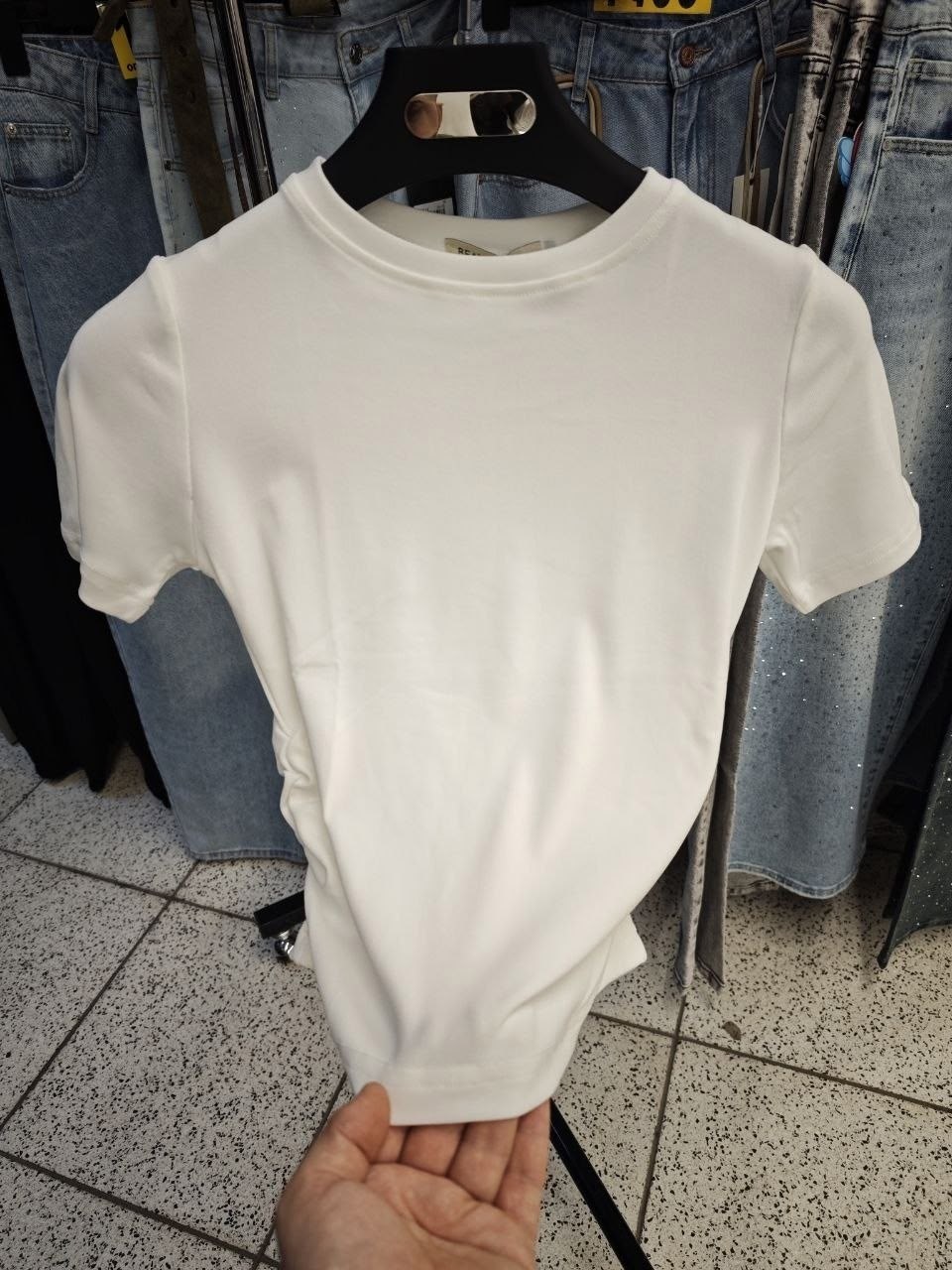 коричневая футболка женская,футболки женская,футболки модные,футболки для женщин,футболки и майки