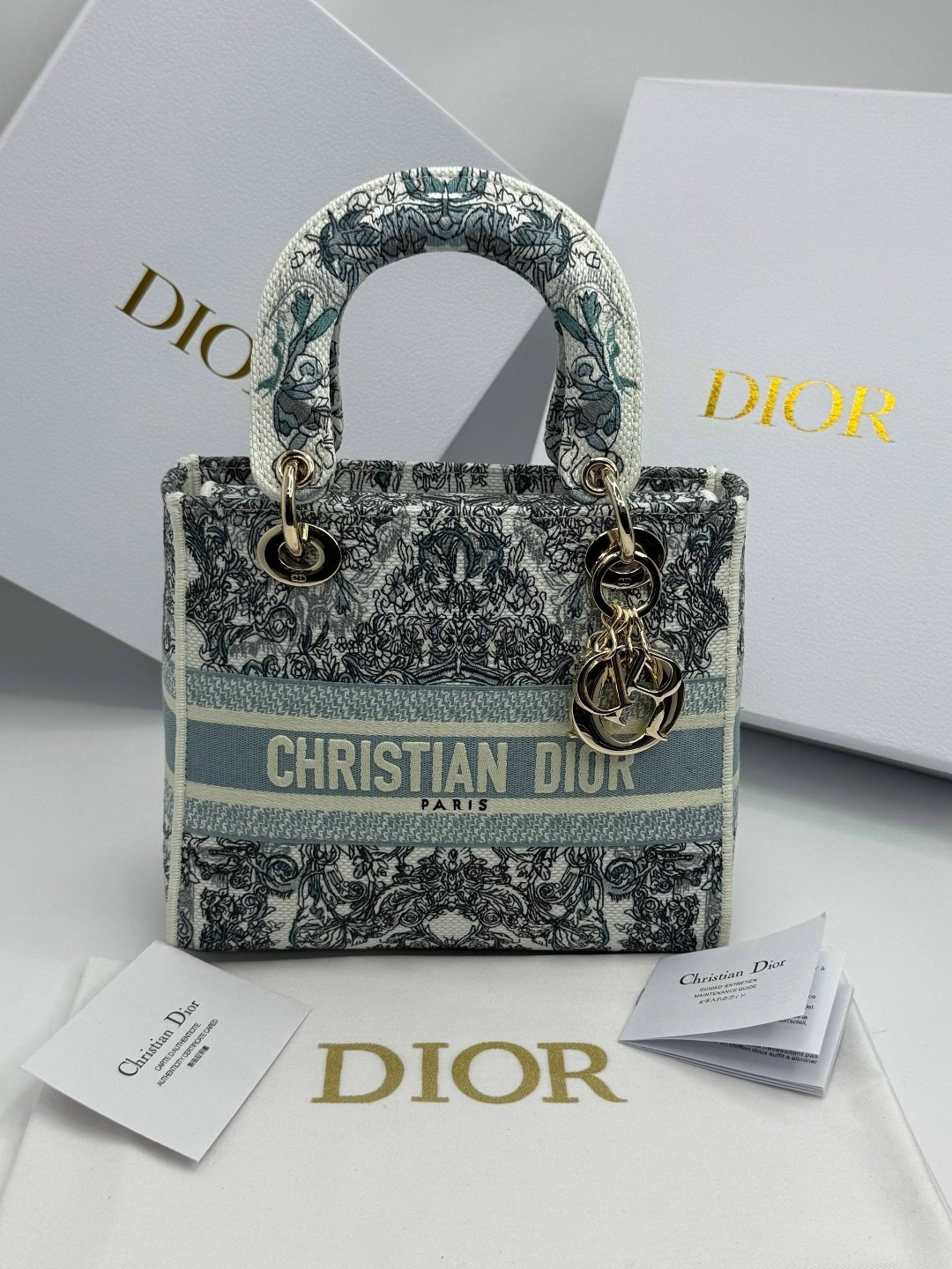 dior сумка,сумка диор,женская сумка dior,сумка christian dior,сумка lady dior