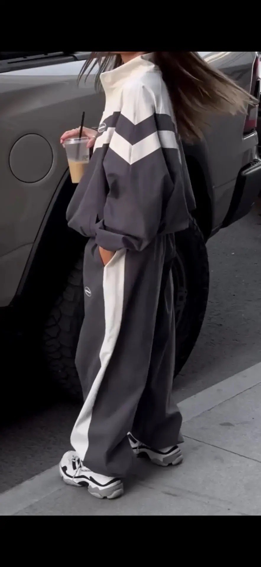 спортивный костюм,костюм женский,серые спортивные костюмы женские,женский спортивный костюм оверсайз,комплект спортивной одежды женский из двух предметов