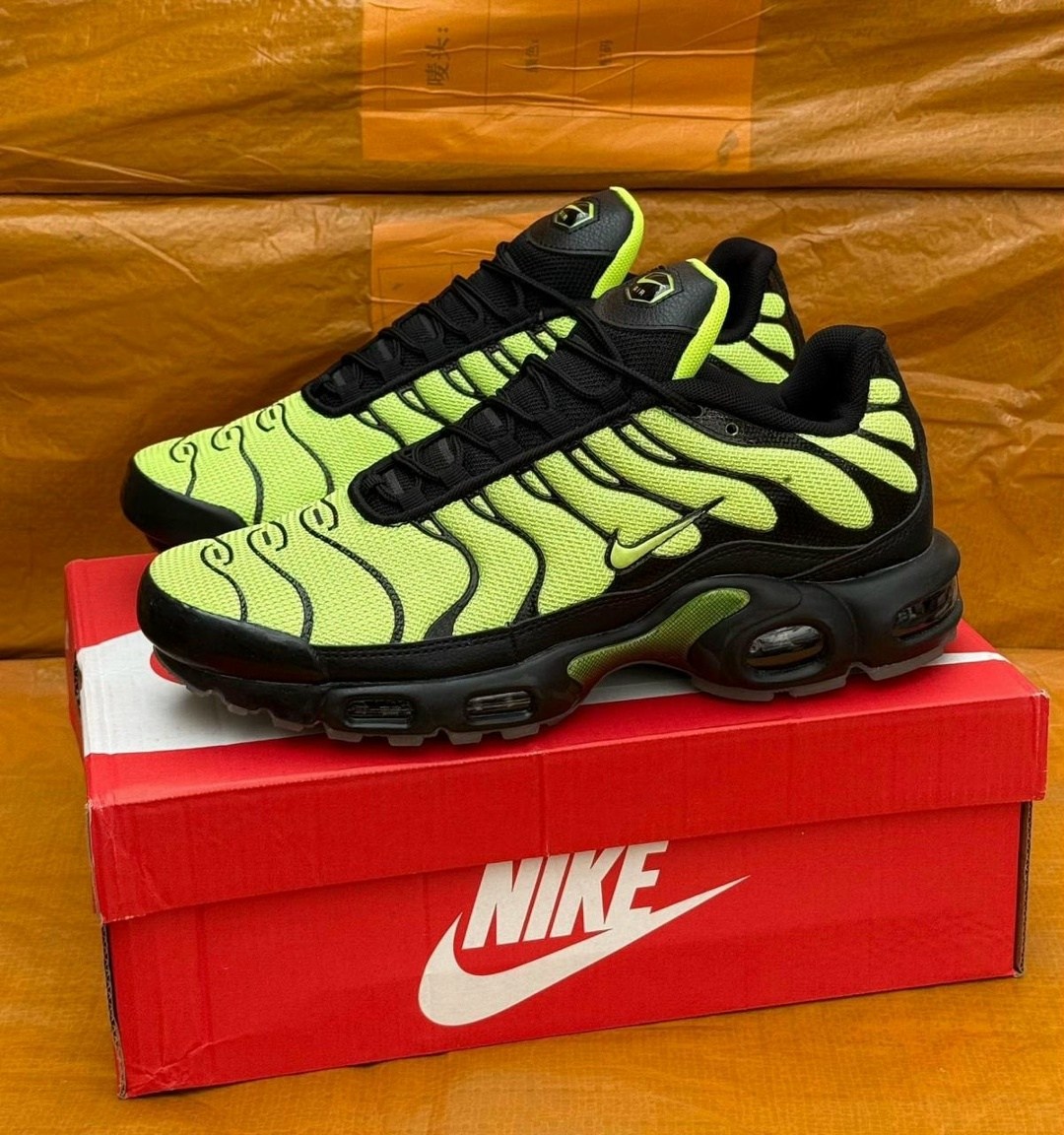 кроссовки nike air max plus tn,nike air max plus tn,nike tn plus orange,nike air max tn plus оранжевые,nike air max plus tn orange