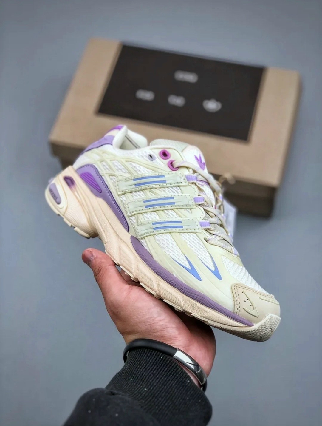 женские кроссовки adidas,кроссовки adidas,кроссовки adidas original,кроссовки adidas response cl,кроссовки