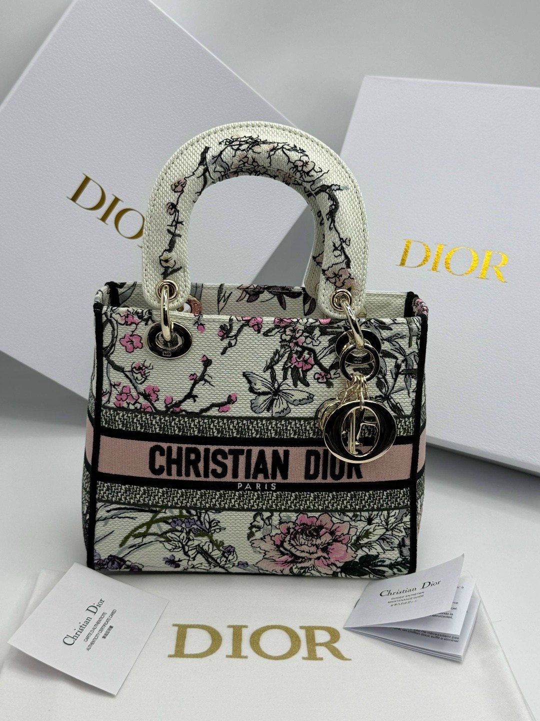 dior сумка,сумка диор,женская сумка dior,сумка christian dior,сумка lady dior
