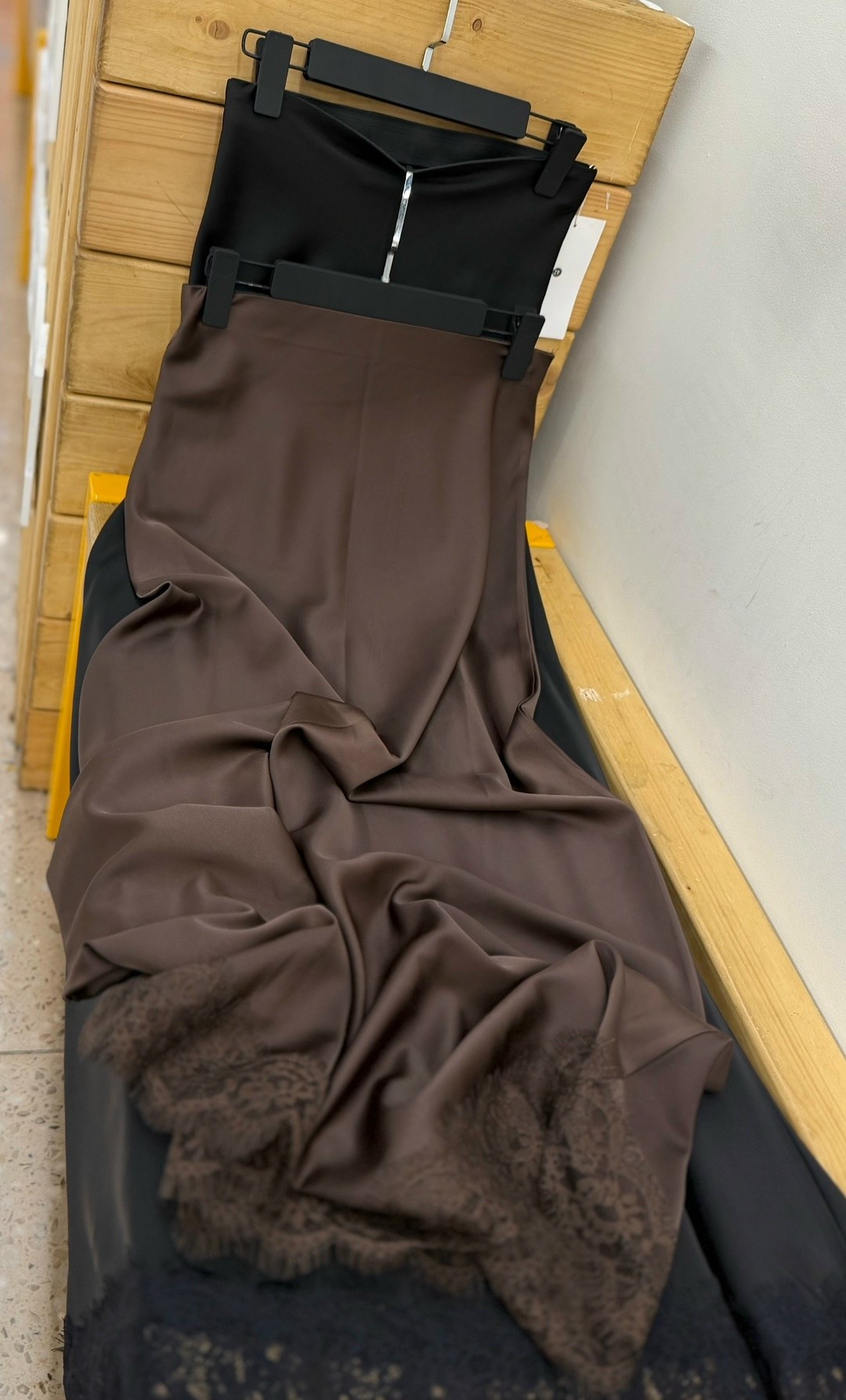 юбка атласная макси,атласная юбка миди,атласное платье,коричневая атласная юбка в бельевом стиле,атласная юбка