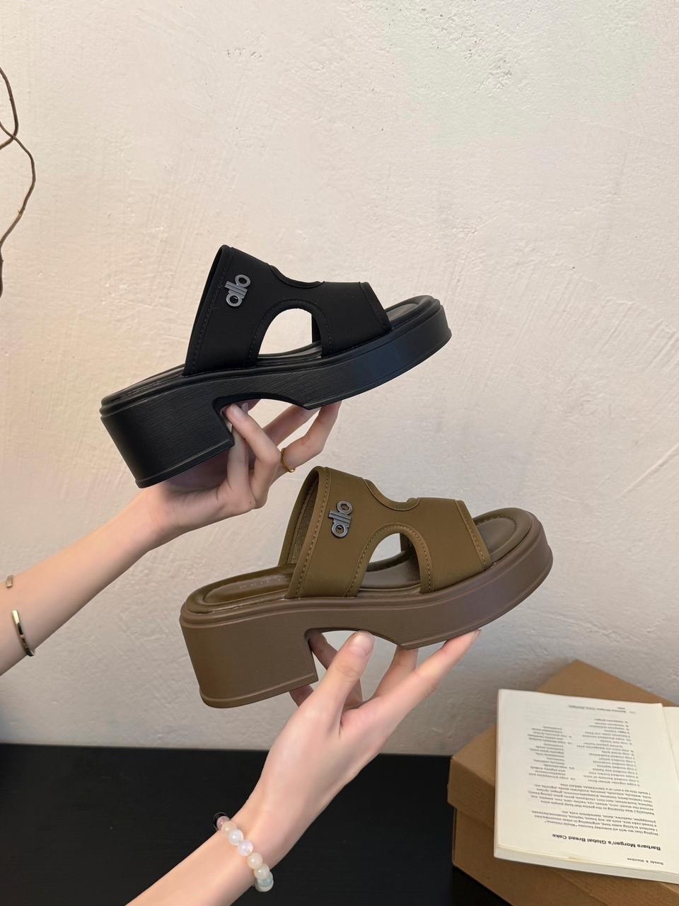 шлепанцы женские,женские шлепанцы на платформе,женские сандалии,босоножки на платформе,модные сандалии