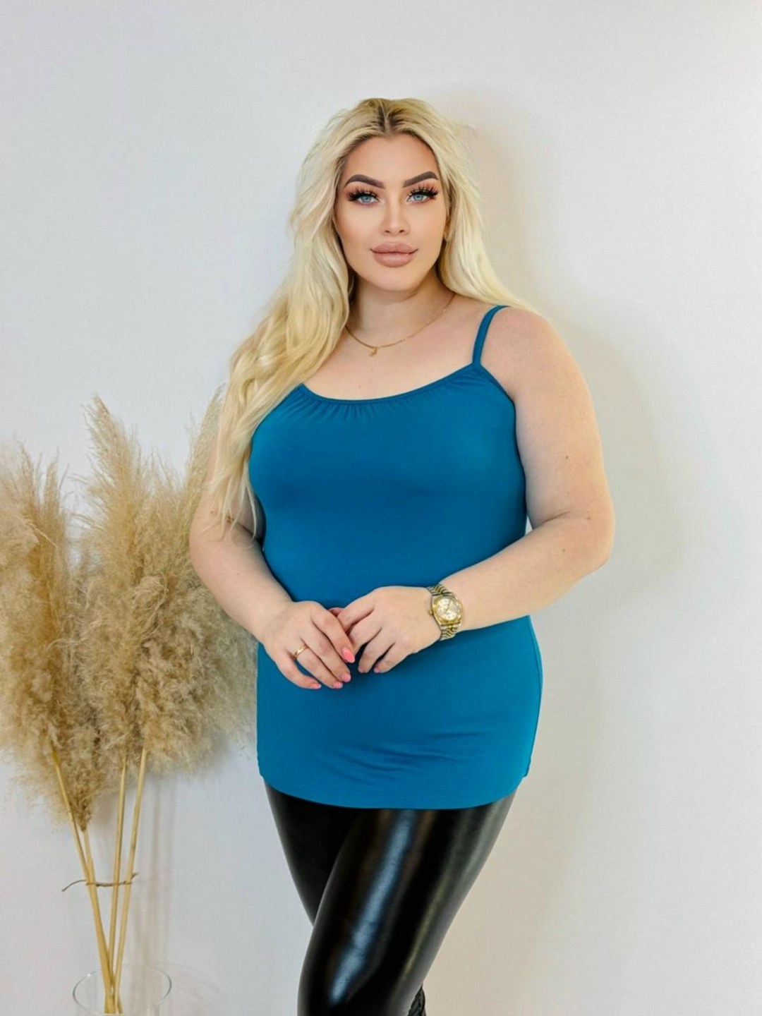 футболки женские больших размеров,майка большие размеры,женская майка на тонких бретелях,женская майка,майка топ