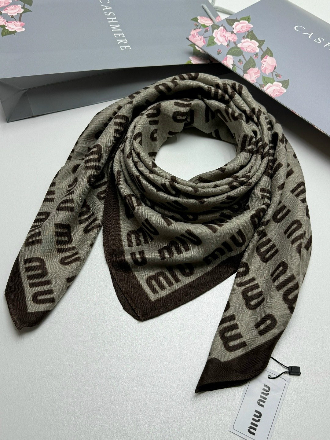 шарф платок,женские платки,брендовый платок,шарф платок женский,платки шейный