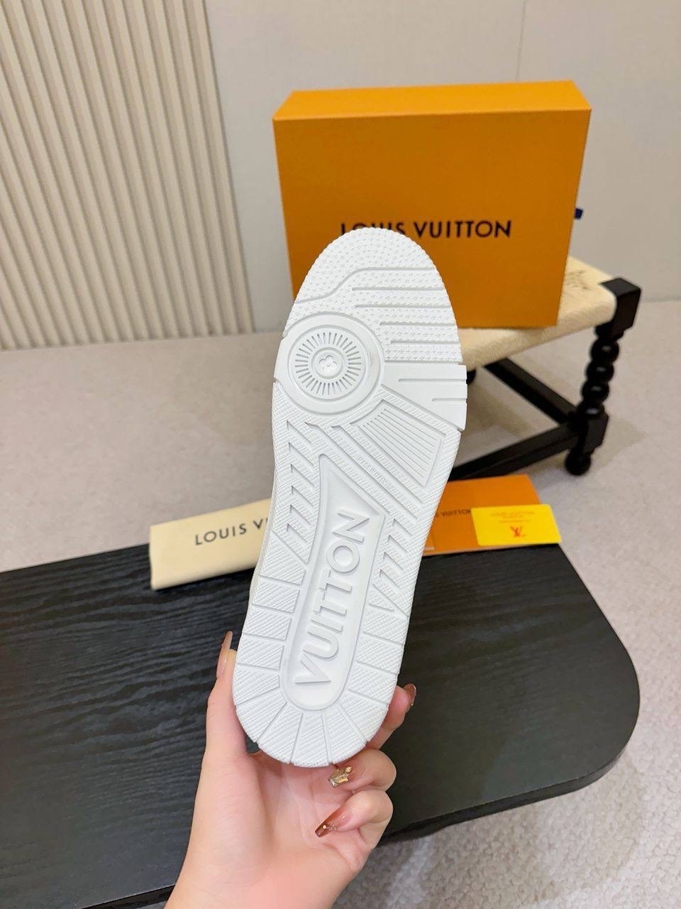 louis vuitton кроссовки,кроссовки louis vuitton trainer,louis vuitton женские кроссовки,кроссовки louis vuitton lv trainer,louis vuitton кроссовки мужские