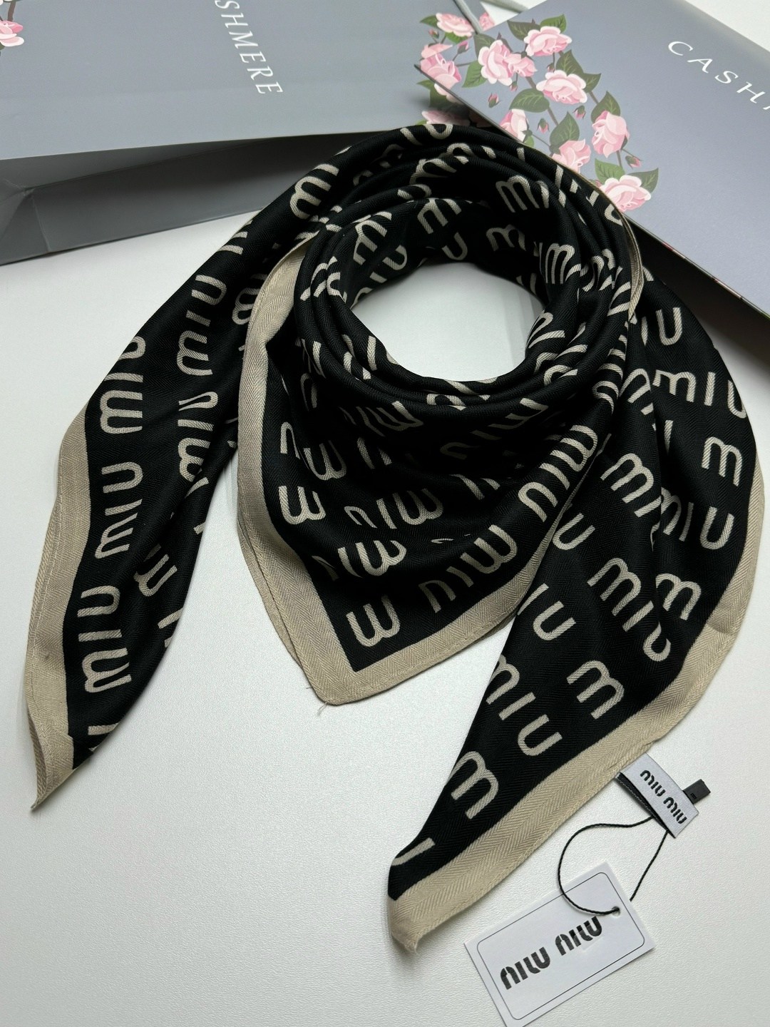 шарф платок,женские платки,брендовый платок,шарф платок женский,платки шейный