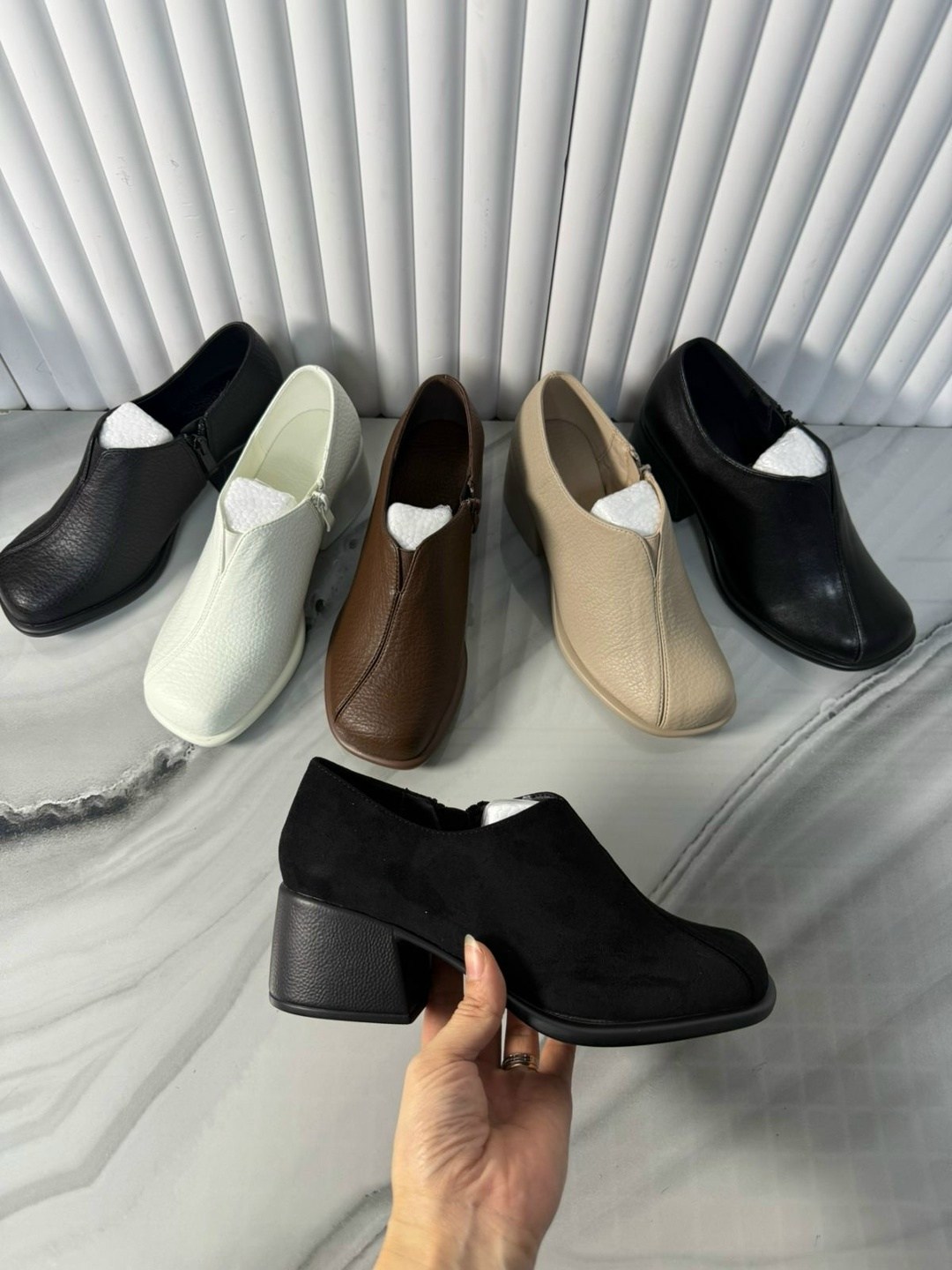 ,черные замшевые туфли на толстом каблуке,замшевые туфли,туфли женские замшевые,каблуки замшевые