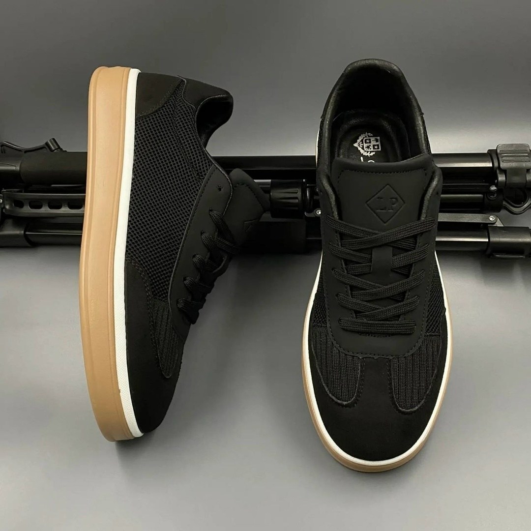 ,черные кроссовки,кеды мужские,кроссовка мужской,оригинальные кроссовки