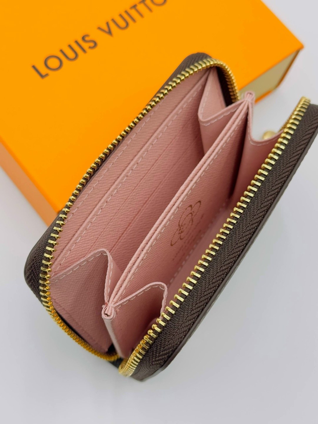 обложка для паспорта louis vuitton,louis vuitton кошелек портмоне,кошелек louis vuitton,кошелек луи виттон,кошелек луи виттон черный