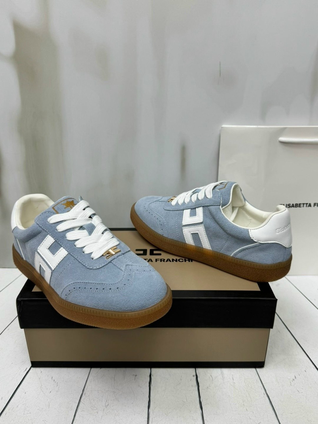 ,кроссовки hogan,замшевые кроссовки,повседневные кроссовки,женские кроссовки