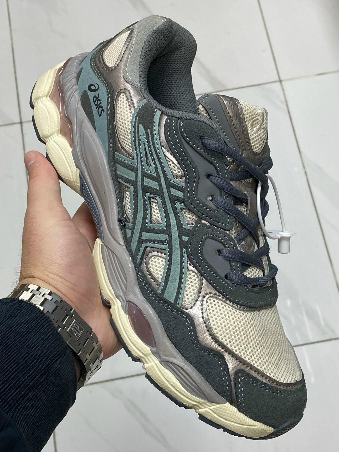 кроссовки asics gel-nyc,кроссовки мужские asics,кроссовки asics,кроссовки asics gel,спортивная