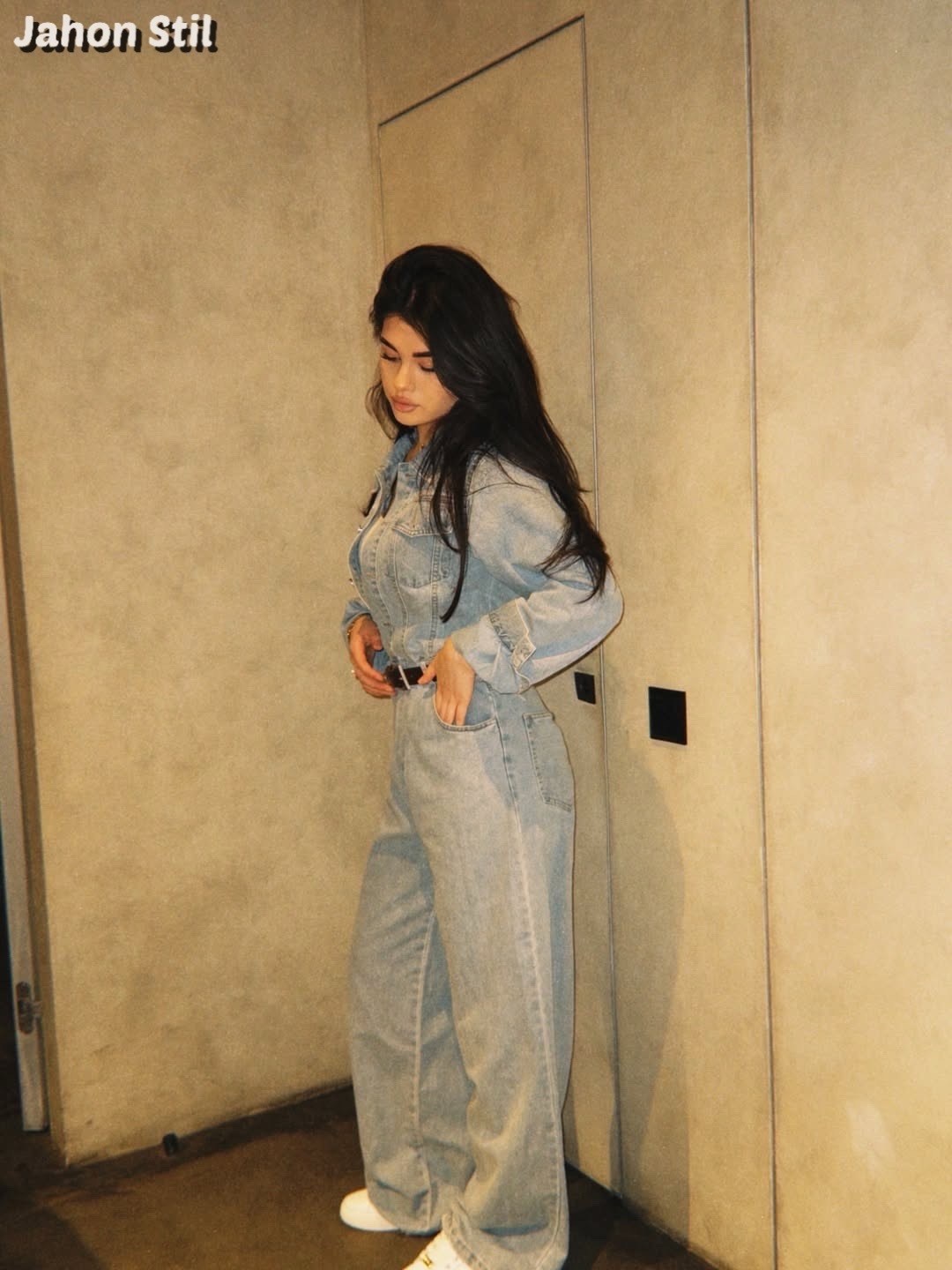 комбинезон джинсовый оверсайз с брюками и длинным рукавом ella woman,комбинезон джинсовый женский,джинсовый комбинезон,серый джинсовый комбинезон,комбинезон женский джинсовый для высоких ella woman