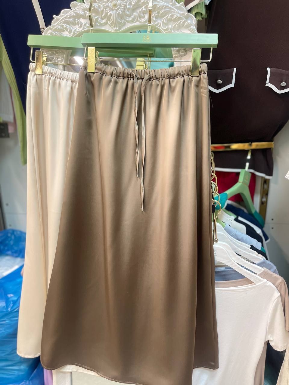 атласная юбка,шелковая юбка,атласная юбка с высоким,шелковая юбка миди,атласная юбка миди