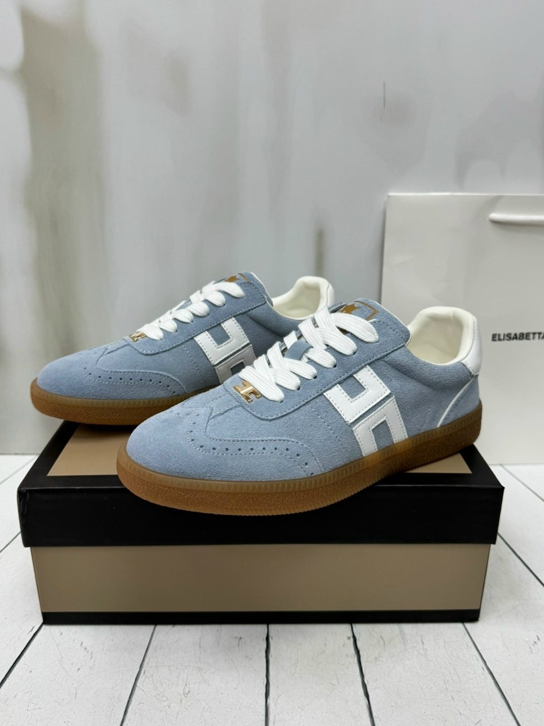 ,кроссовки hogan,замшевые кроссовки,повседневные кроссовки,женские кроссовки