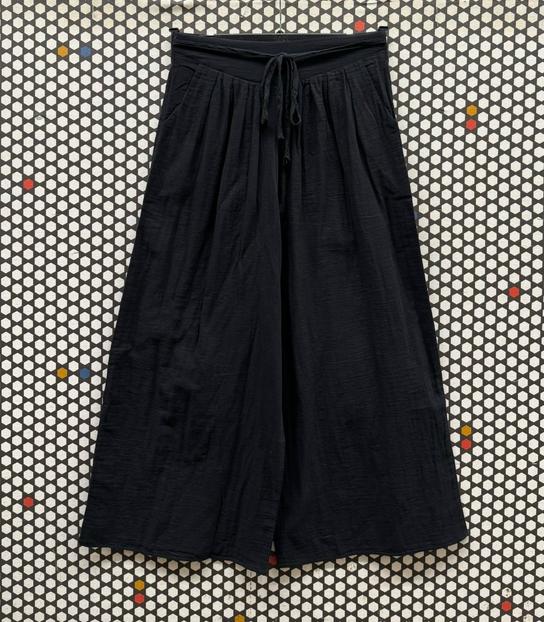 брюки женские хлопково-льняные с широкими штанинами,льняные широкие брюки,льняные брюки,широкие брюки,брюки женские хлопково-льняные с завышенной талией