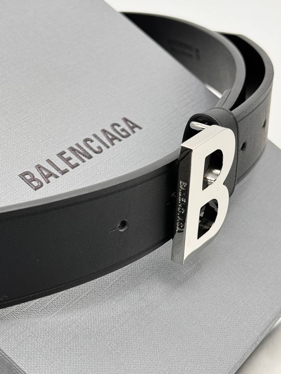 ремень баленсиага,ремень balenciaga,женский ремень balenciaga,кожаный ремень balenciaga с логотипом на пряжке черный,ремень баленсиага мужской