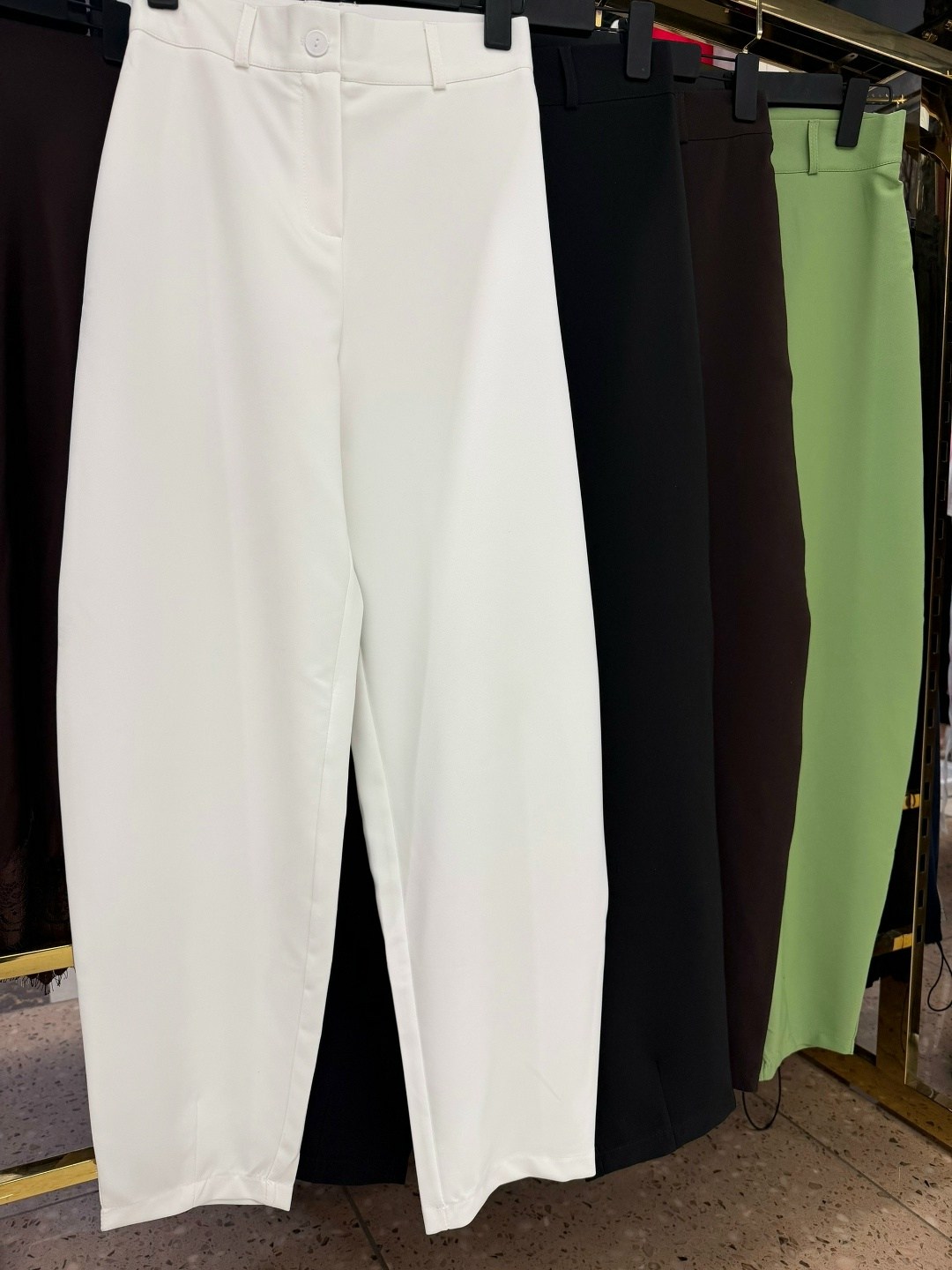 брюки классические,прямые брюки,повседневные брюки,брюки модные,широкие брюки