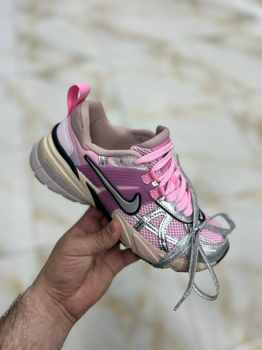 кроссовки для женщин nike initiator pink,кроссовки nike v 2 k run,кроссовки nike,кроссовки nike женские,кроссовки женские nike initiator y2k pink