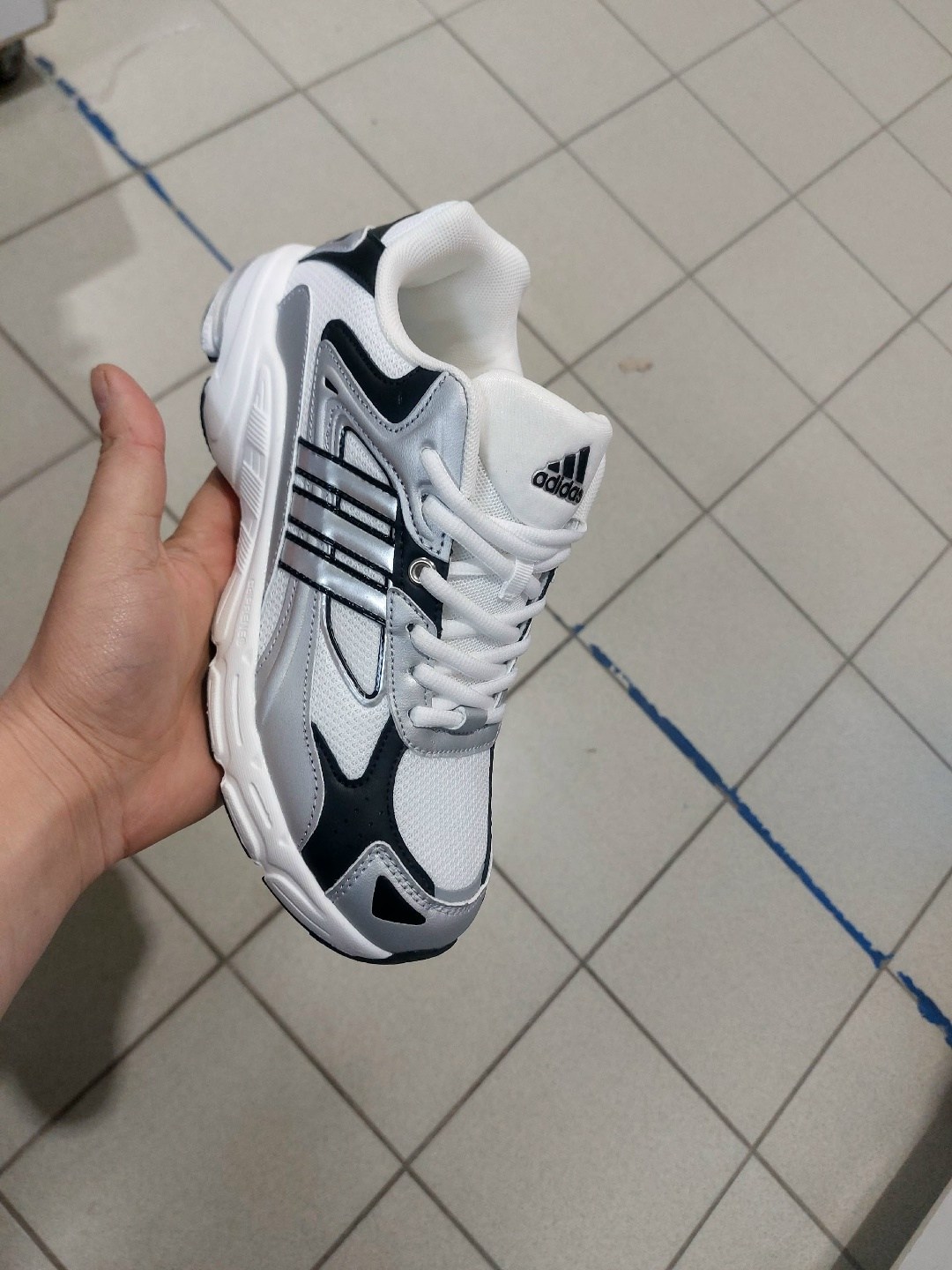 кроссовки bona,кроссовки мужские adidas,кроссовки adidas,кроссовки adidas response cl,кроссовки