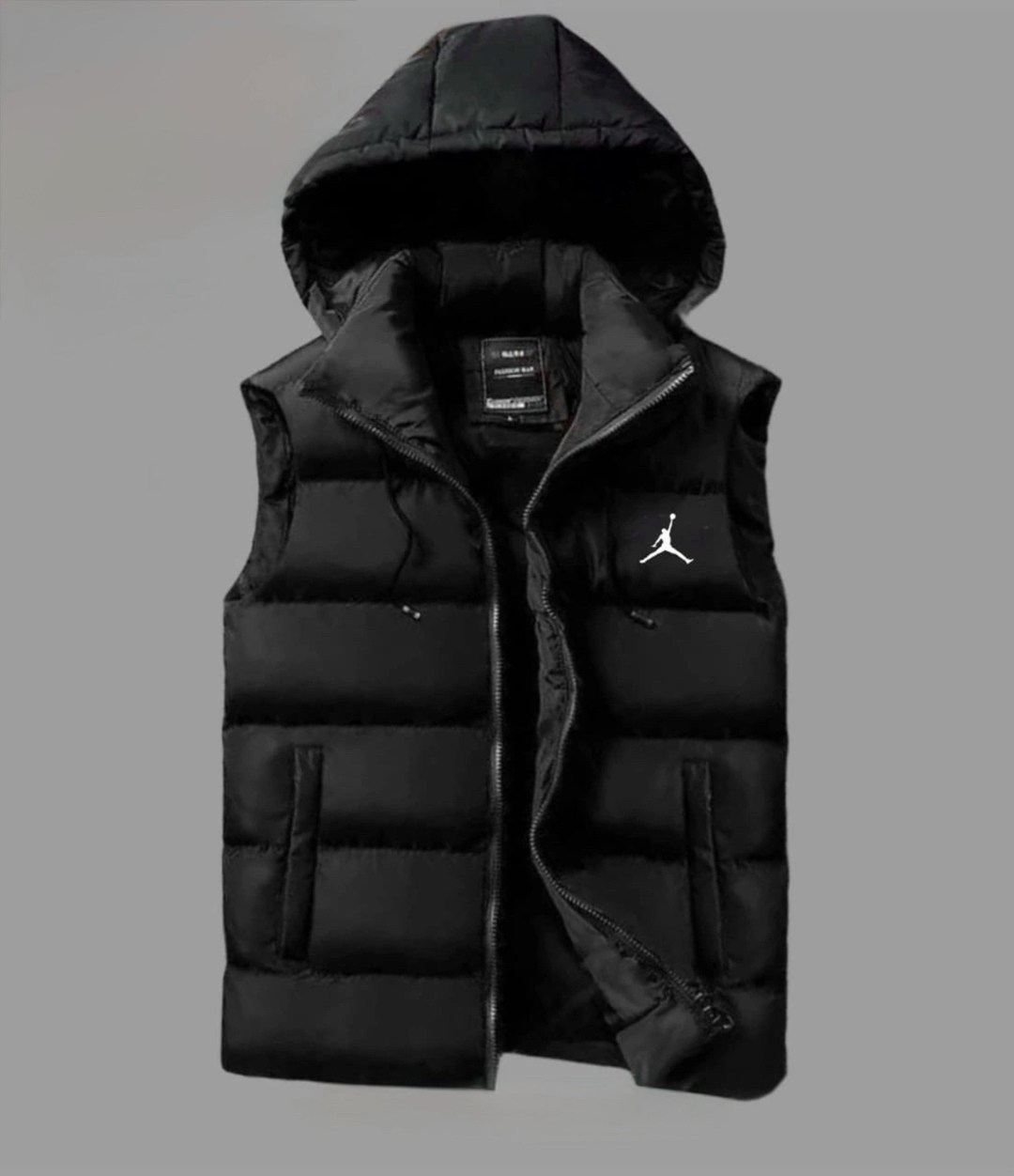 жилетка с капюшоном,жилет мужская с капюшоном,мужской утепленный жилет,безрукавка с капюшоном,жилеты с капюшоном