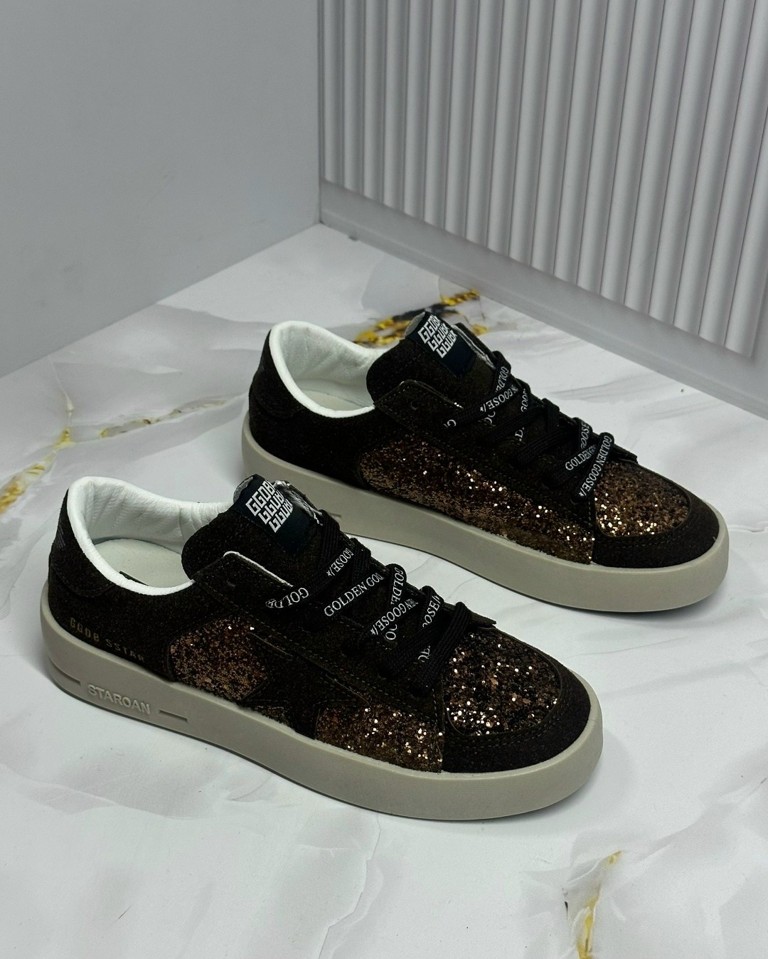 ,кеды golden goose женские,кеды golden goose,кроссовки golden goose с пайетками на платформе,кроссовки golden goose