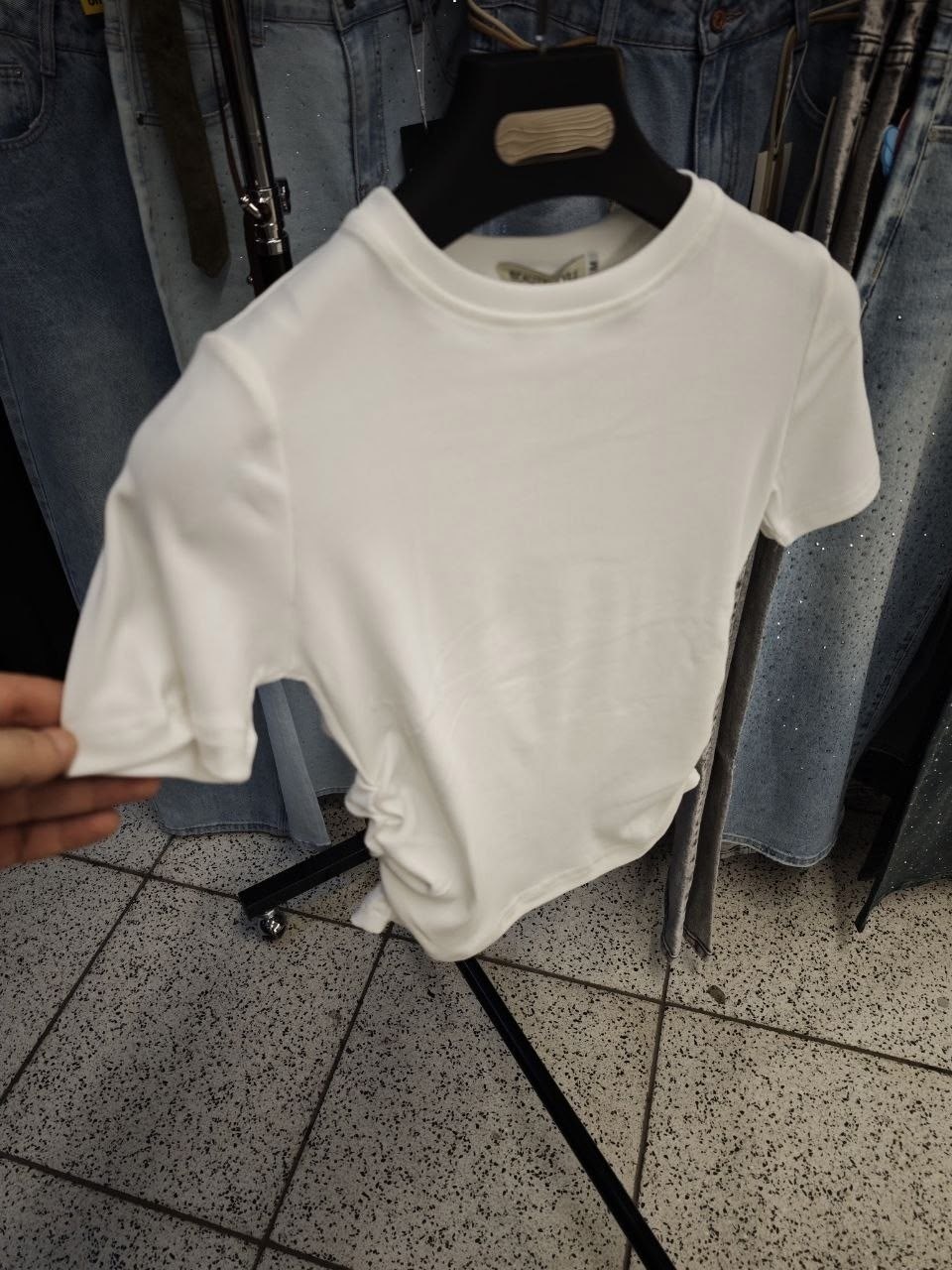 коричневая футболка женская,футболки женская,футболки модные,футболки для женщин,футболки и майки