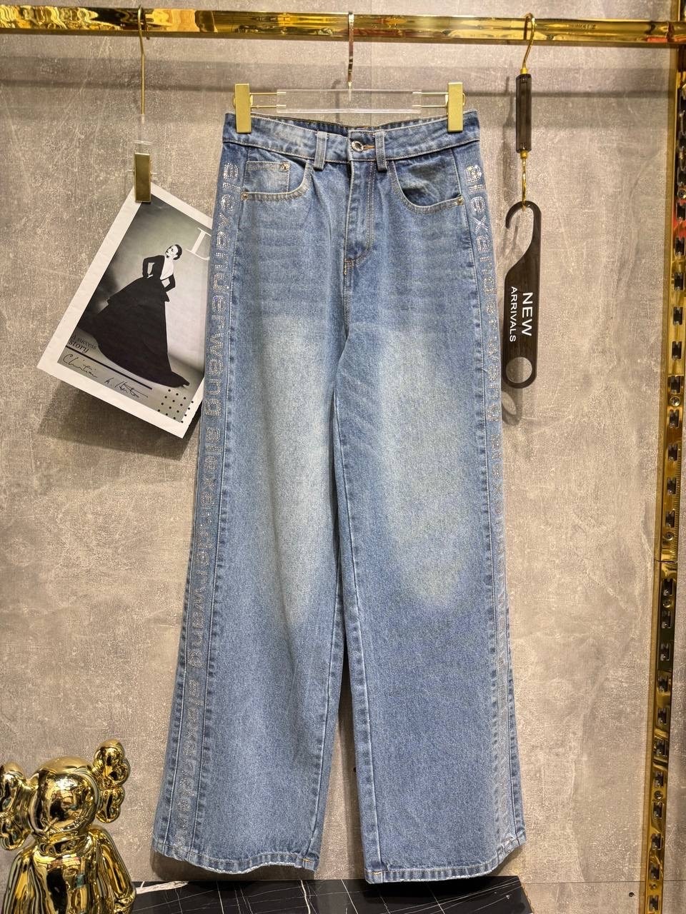 джинсы и жакет в стиле шанель,джинсы клеш,модные джинсы,твидовый жакет chanel с джинсами,модные образы