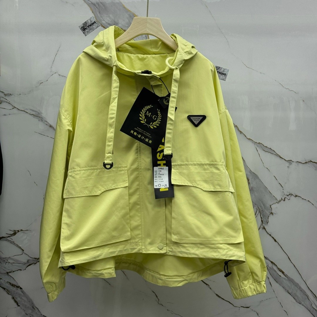 куртка бомбер женская,куртка женская,мода модная,одежда кэжуал