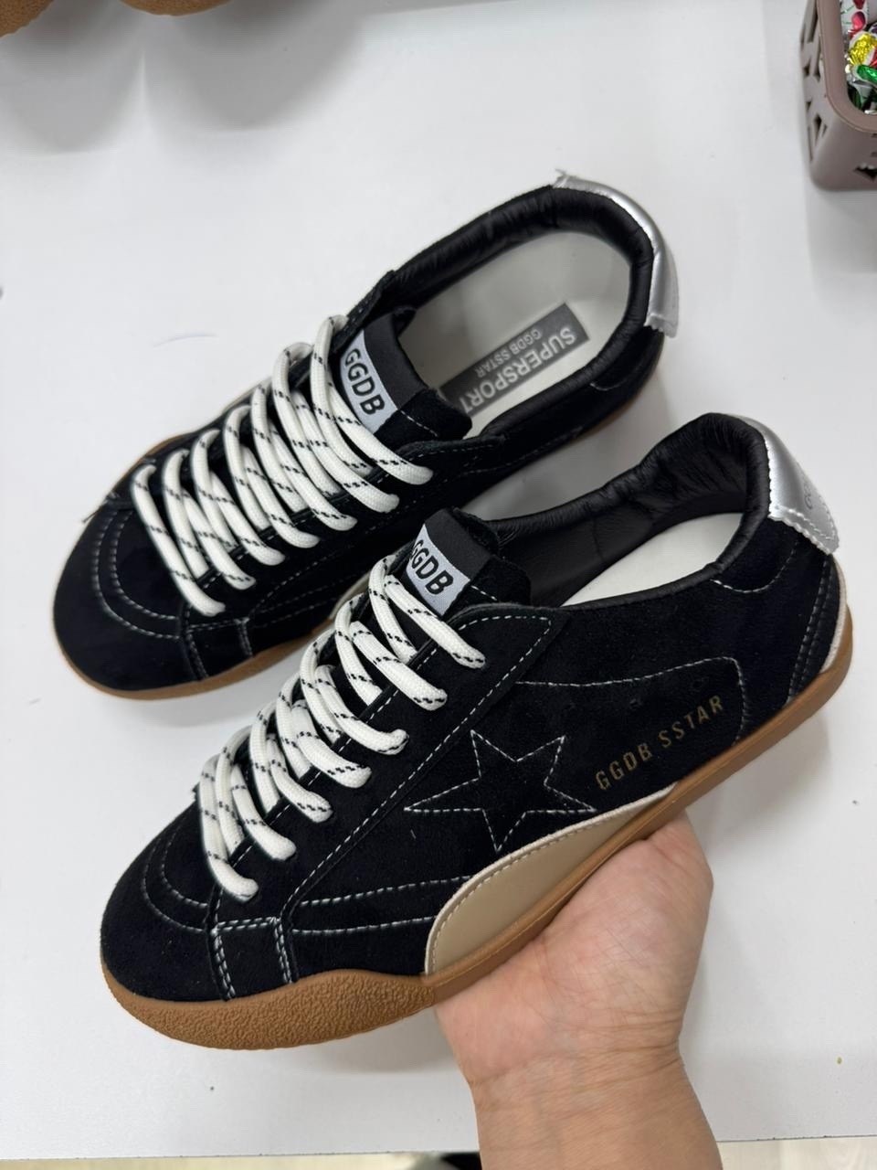 golden goose кроссовки super-star коричневый,golden goose кеды super-star с эффектом потертости коричневый,golden goose кеды superstar со вставками коричневый,коричневые кроссовки ball star golden goo