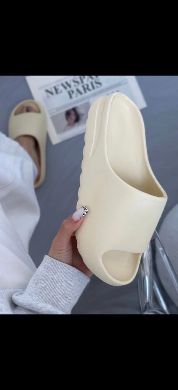тапки модные,шлепки объемные,шлепанцы женские,тапочки модные,adidas yeezy slide