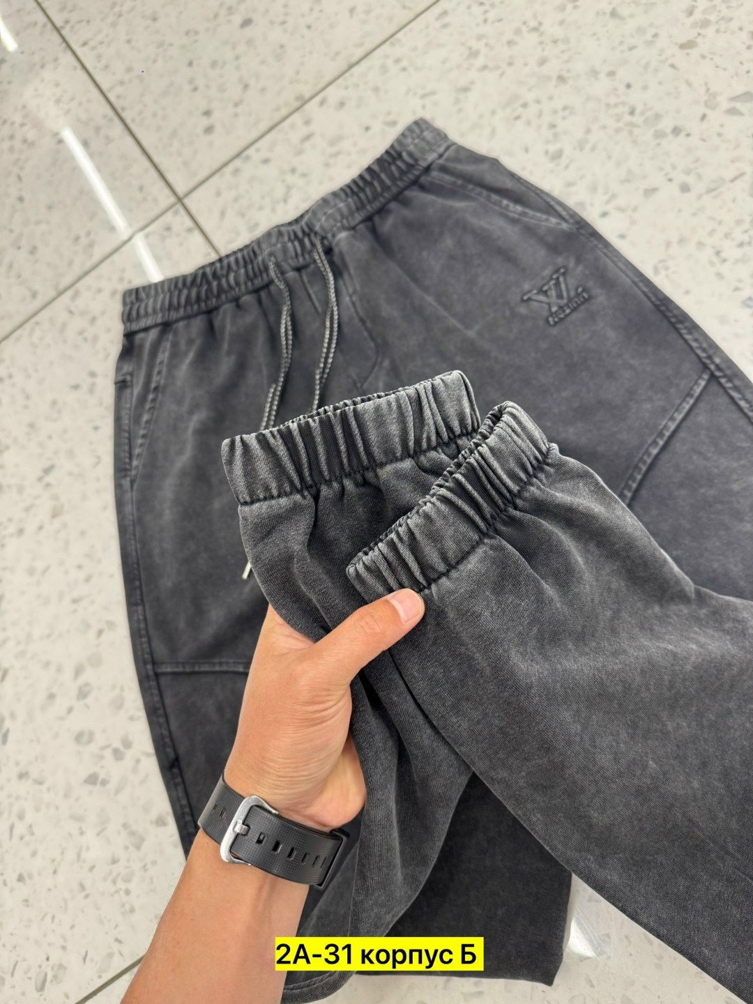 джоггеры и худи,мужская мода,свитшот и брюки,мужской стиль кэжуал,мужские джоггеры с худи