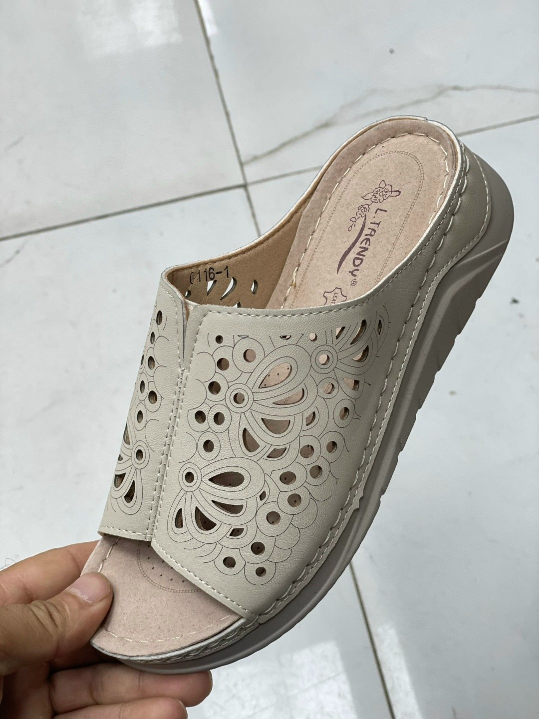 ,женские шлепанцы,женская ,сабо с перфорацией,женские сабо