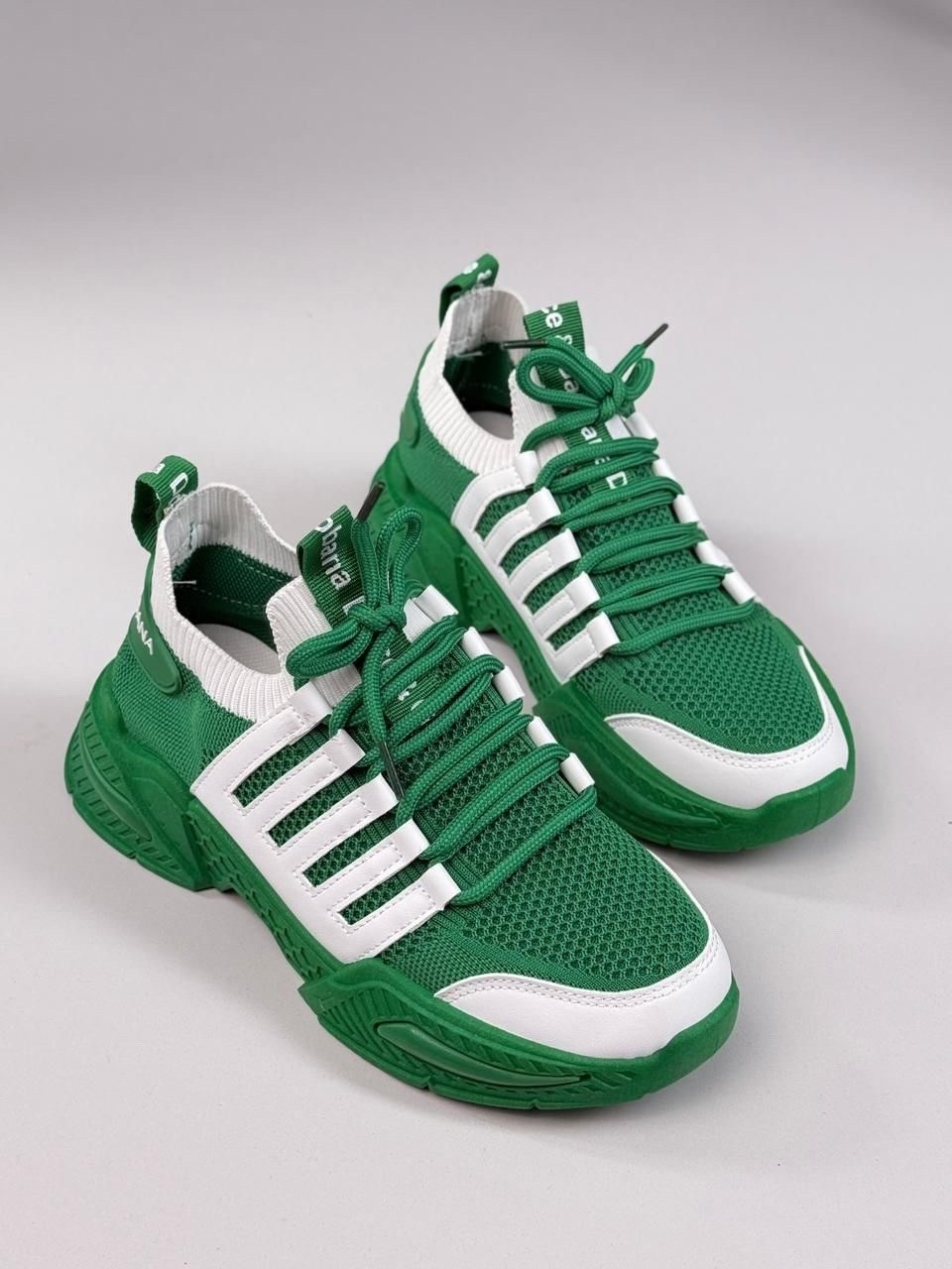 кроссовки женскиe,кроссовки,кроссовки с салатовой подошвой,спортивная ,модные кроссовки