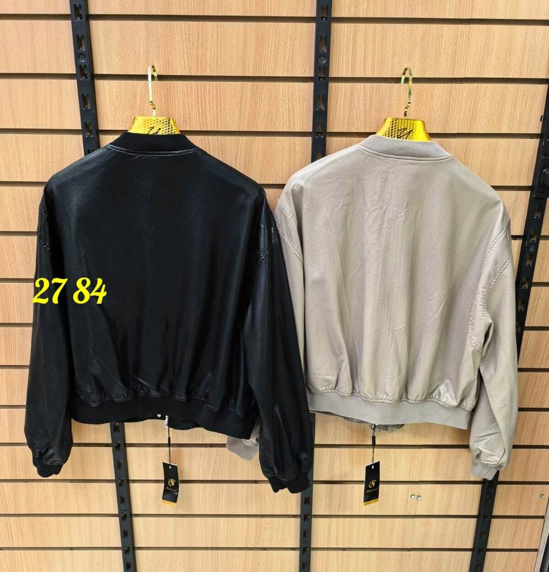 женская кожаная куртка,куртка кожаная,куртка бомбер кожаная,кожаная куртка бомбер женская,куртка женская