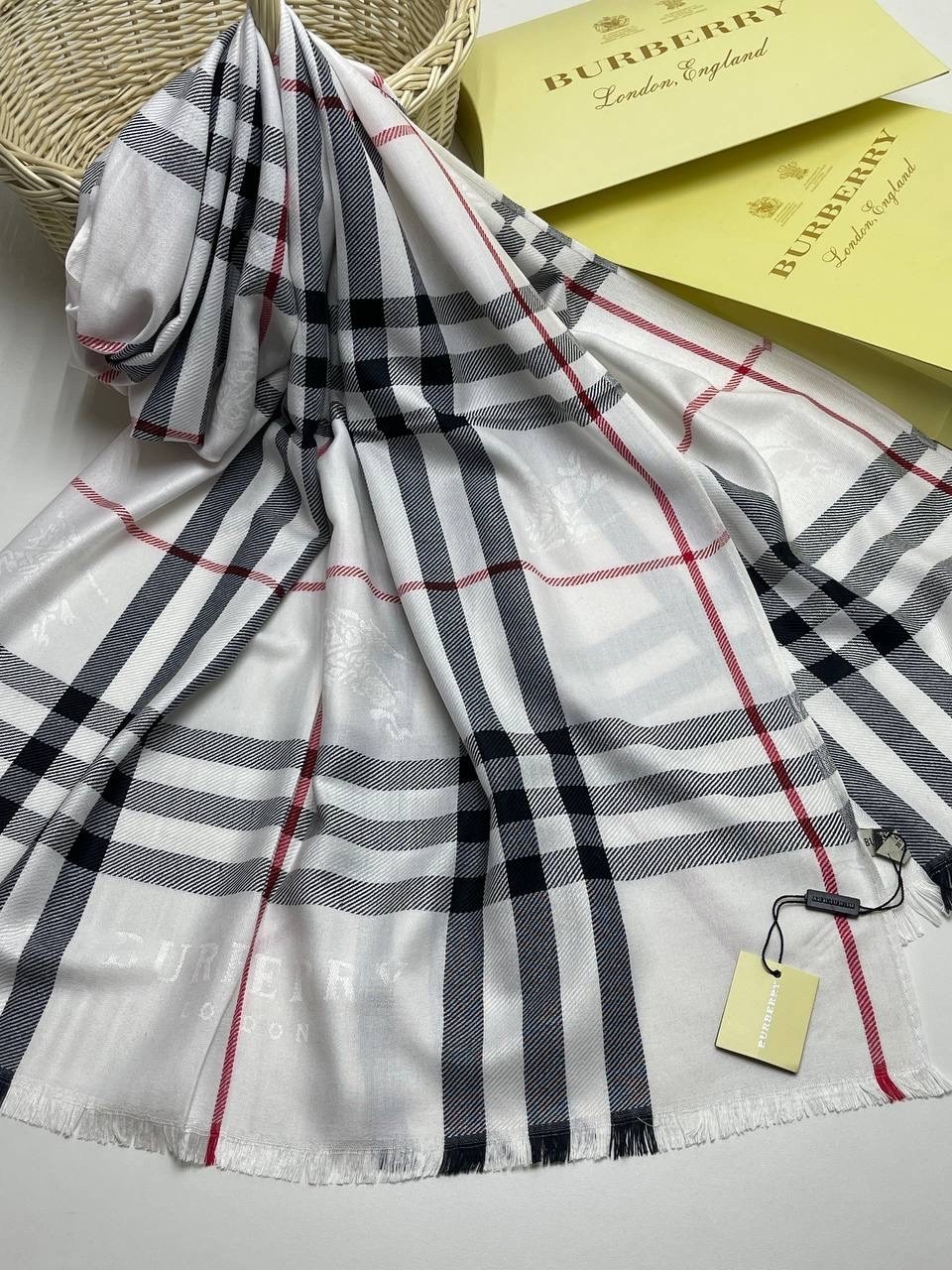 палантин женские,палантин барберри кашемир,шарф плед,палантин барберри,белый палантин барберри