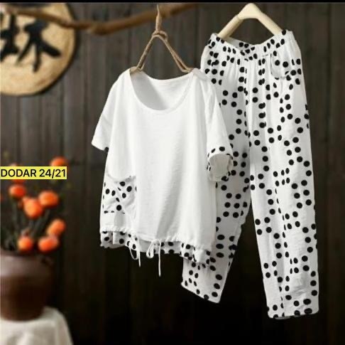 летние костюмы,модные наряды,блузка с круглым вырезом,блузка в горошек