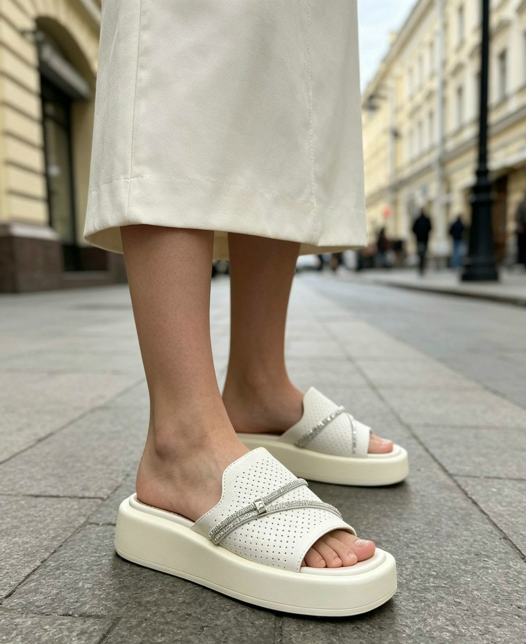 женские шлепанцы,шлепанцы на платформе,женские шлепанцы на платформе,кожаные шлепанцы,черные шлепанцы