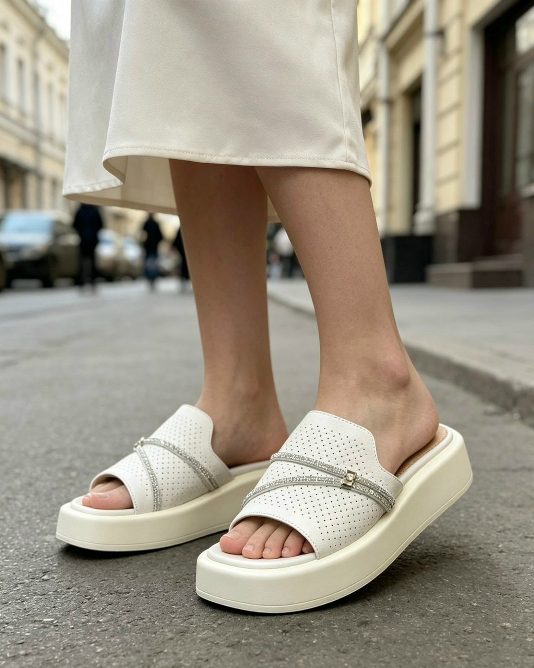 женские шлепанцы,шлепанцы на платформе,женские шлепанцы на платформе,кожаные шлепанцы,черные шлепанцы