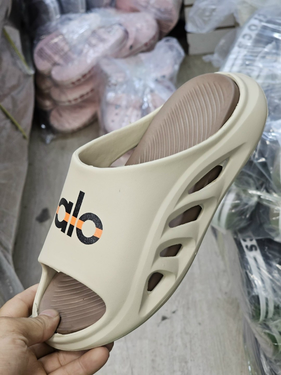 тапочки спортивные,шлепанцы мужские,шлепанцы женские,,пляжная