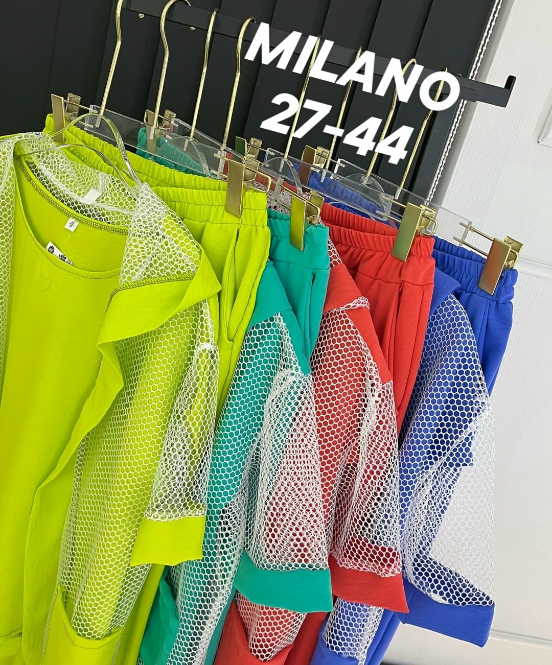 стильные костюмы,трикотажные костюмы,женские костюмы,яркая футболка-сетка в стиле 90-х,костюм женский тройка