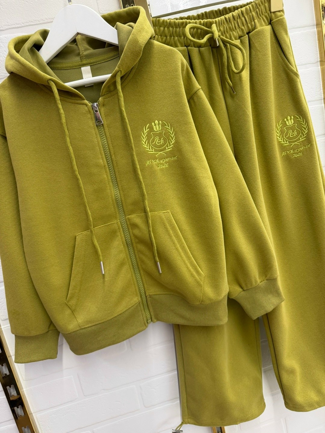 спортивные костюмы,спортивный женский костюм,костюм женский худи,костюм женский на флисе,костюм брюки