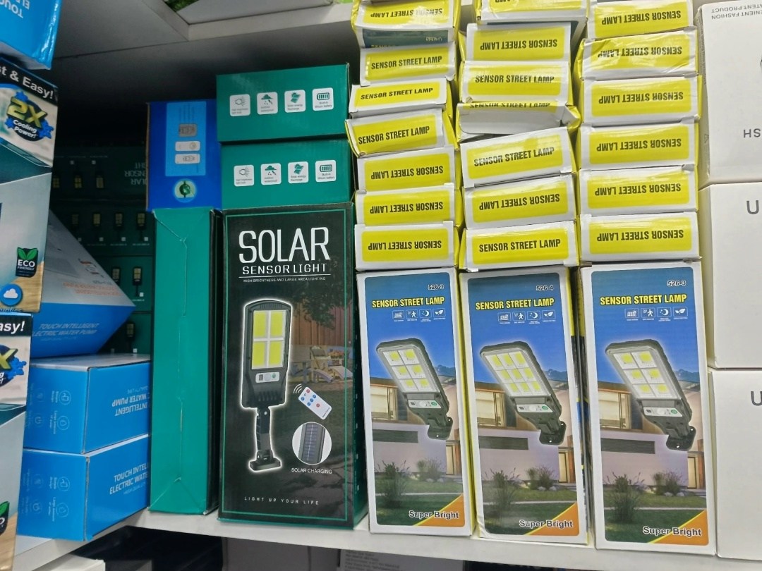 уличный светильник на солнечной батарее с датчиком,фонарь уличный светодиодный на солнечной батарее,уличные светильники на солнечной батарее,уличный фонарь на солнечной батарее solar light bl bk120-6c