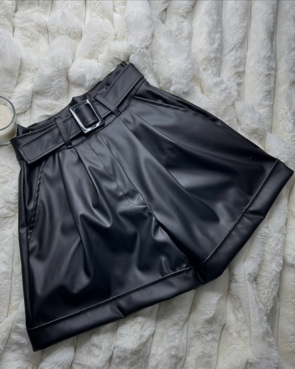 шорты кожаные женские,кожаные шорты,шорты из экокожи,шорты из экокожи женские,женские кожаные шорты с высокой талией